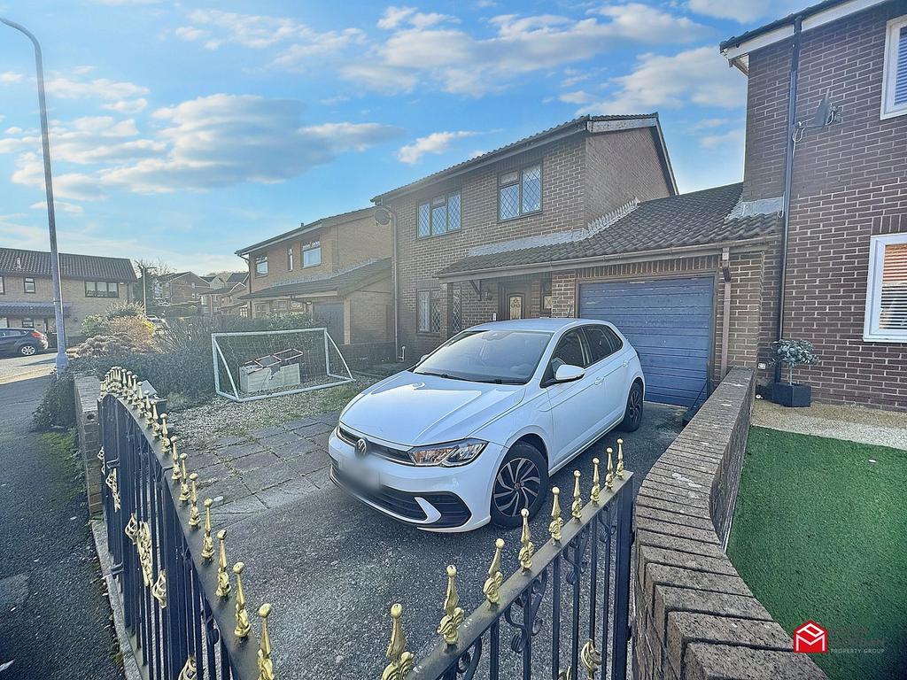 Fairmeadows, Maesteg, Bridgend. CF34 9JL 3 bed semidetached house for