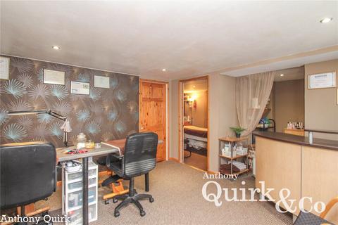 62 Basildon Drive, Basildon, SS15 5RN