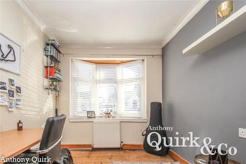62 Basildon Drive, Basildon, SS15 5RN