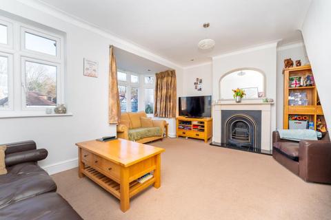 10 Sandall Close, London, W5 1JE