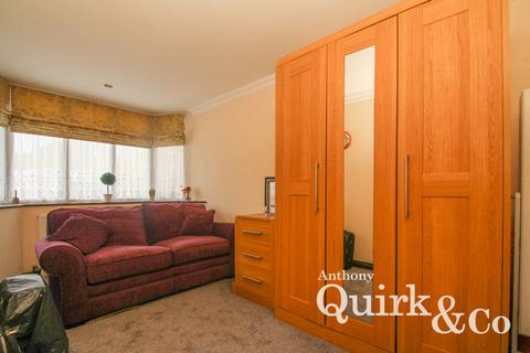 11a Belgrave Road, Eastwood, Leigh-on-sea, SS9 5HE