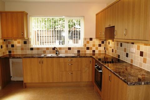 3 bedroom end of terrace house to rent, Dolphin Lane, Acocks Green, Birmingham, B27