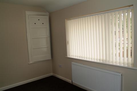 3 bedroom end of terrace house to rent, Dolphin Lane, Acocks Green, Birmingham, B27