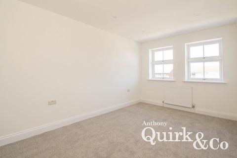 4 bedroom detached house for sale, Winterswyk Avenue, Canvey Island, SS8