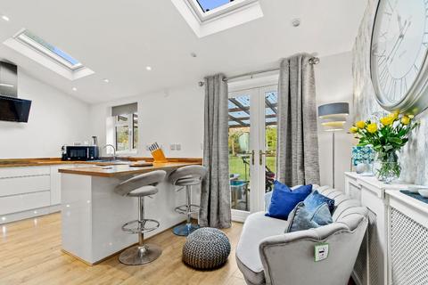 190 Bromwich Road, Worcester, WR2 4BE