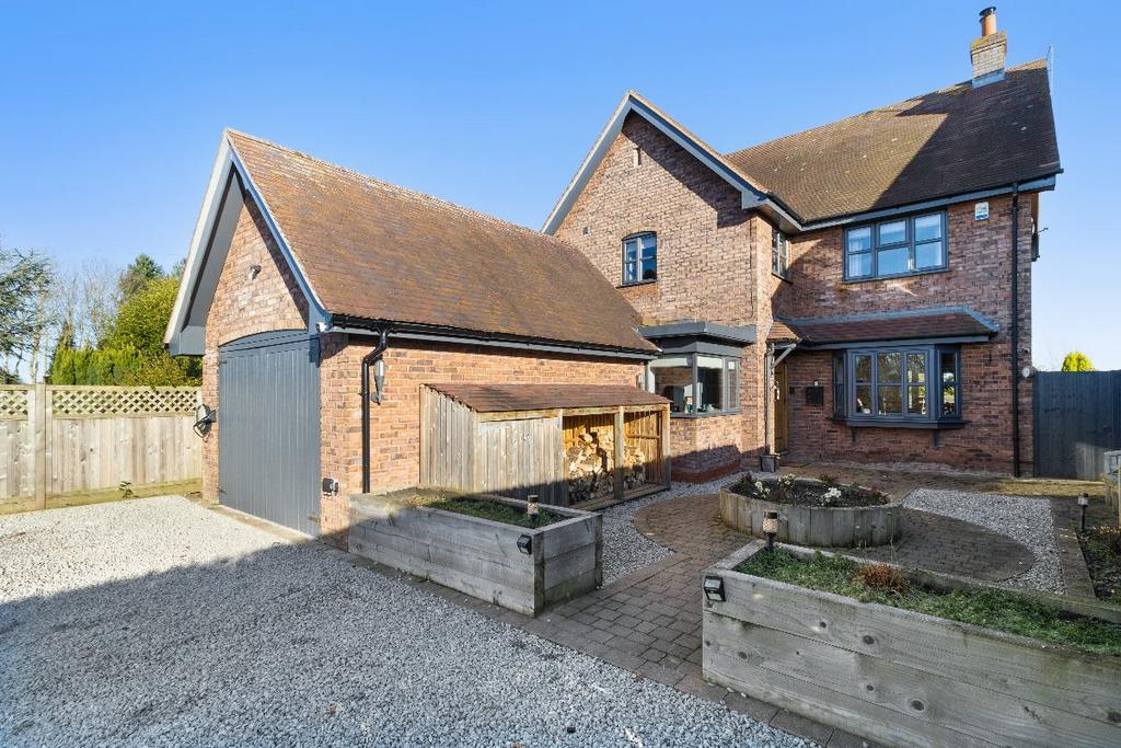 Holt Heath, Worcester WR6 5 bed detached house for sale £700,000