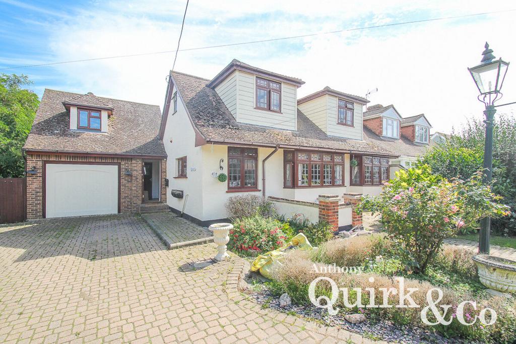 Ferndale Crescent, Canvey Island, SS8 4 bed semidetached house for