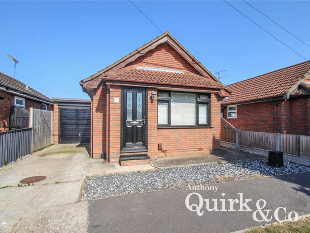 Fairlop Avenue, Canvey Island, SS8 2 Bed Detached Bungalow For Sale - £ ...