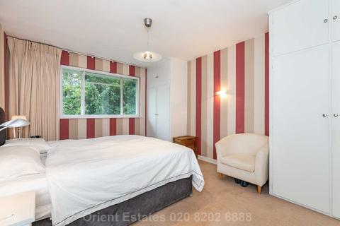 2 bedroom flat for sale, Rydal Close, Hendon