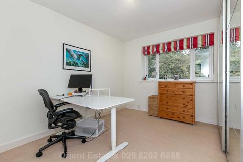 2 bedroom flat for sale, Rydal Close, Hendon