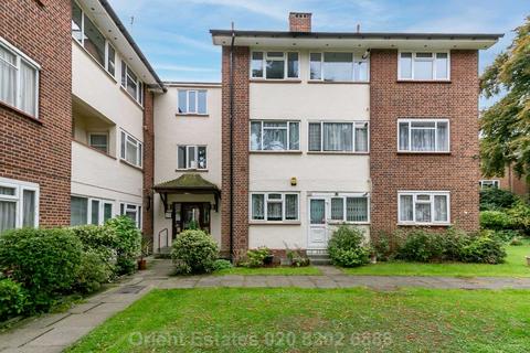 2 bedroom flat for sale, Rydal Close, Hendon