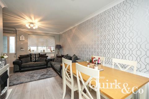 2 bedroom end of terrace house for sale, Castle Walk, Canvey Island, SS8