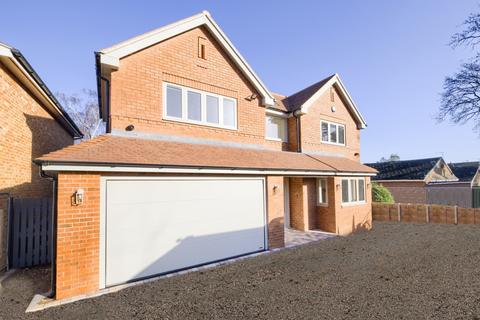 5 bedroom detached house for sale - Earlswood Road, Dorridge, Solihull, West Midlands, B93