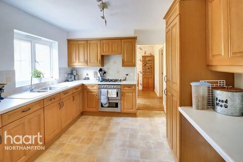 18 The Spinney, Grange Park, Northampton, NN4 5BT