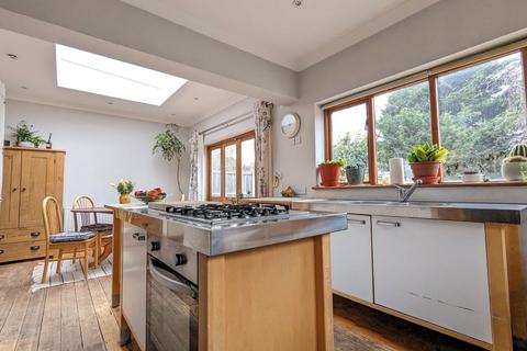 134 Brookehowse Road, London, SE6 3TW