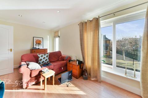 15 Fowey Close, London, E1W 2JP