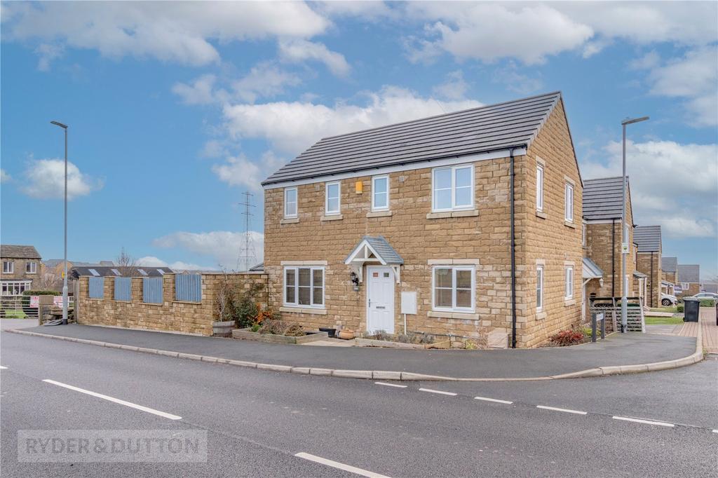 Crosland Road, Oakes, Huddersfield, West Yorkshire, HD3 3 bed detached