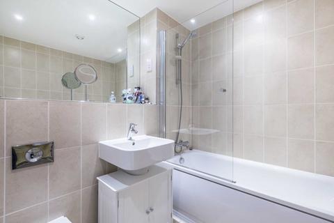 1 bedroom apartment for sale, Eaststand Apartments, London, N5