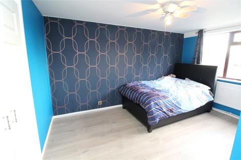 undefined, Clematis Close, RM3