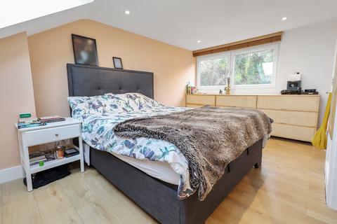 58 Elstree Gardens, Belvedere, DA17 5DN