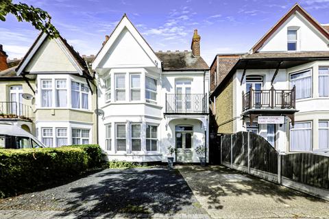4 bedroom semi-detached house for sale, First Avenue, Westcliff-on-sea