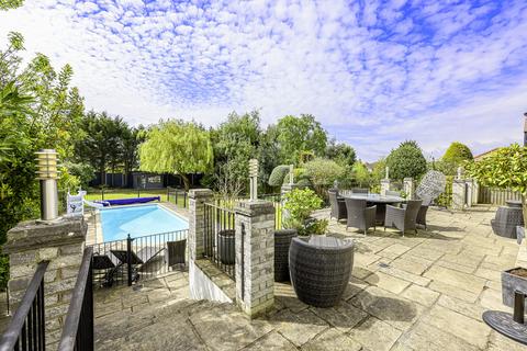 6 bedroom detached house for sale, First Avenue, Westcliff-on-Sea