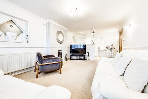15 Ashdown Crescent, Benfleet, SS7 2LJ