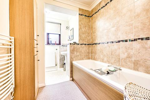 15 Ashdown Crescent, Benfleet, SS7 2LJ