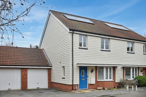 3 bedroom semi-detached house for sale, Mellowes Road, Hornchurch