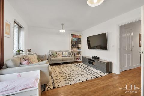 9 Mellowes Road, Hornchurch, RM11 1GF