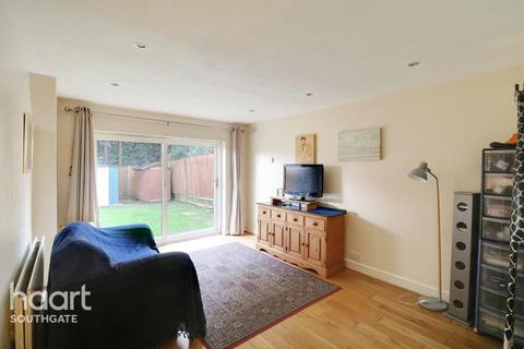 2 bedroom end of terrace house for sale, Avenue Road, London