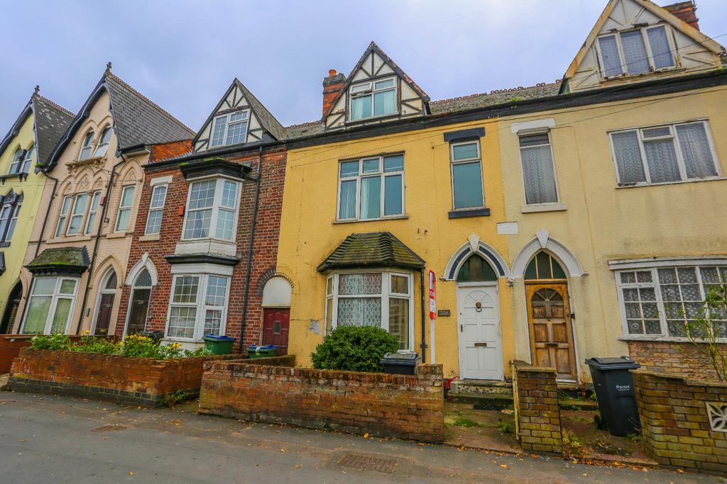 Birmingham Road, West Bromwich, B70 6 bed terraced house to rent £
