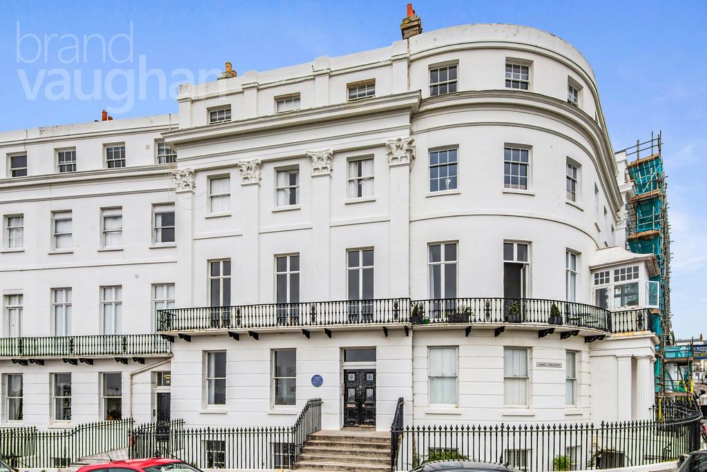 Lewes Crescent, Brighton, East Sussex, BN2 2 bed flat for sale £475,000