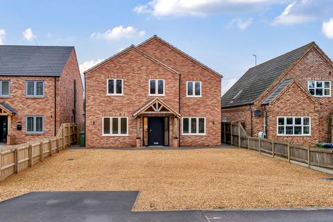 4 bedroom detached house for sale, High Road, Wisbech St. Mary