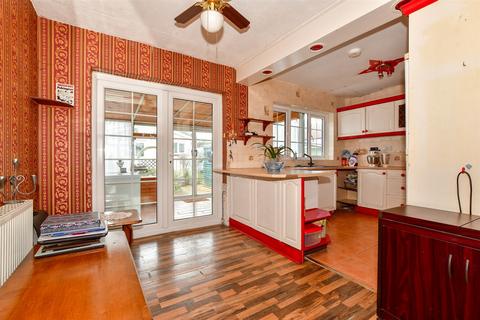 10 Cavell Square, Deal, CT14 9HN