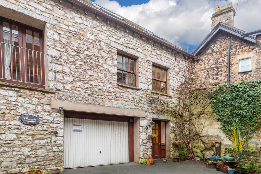 10 The Promenade, Arnside, Cumbria LA5 0HF 3 bed semidetached house