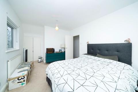 129 Wentworth Road, London, NW11 0RJ