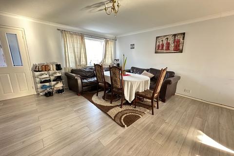 10 Fircroft Close, Woking, GU22 7LZ