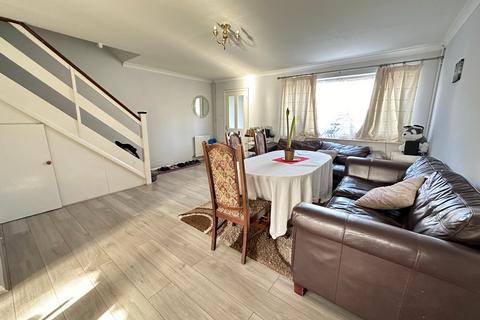 10 Fircroft Close, Woking, GU22 7LZ