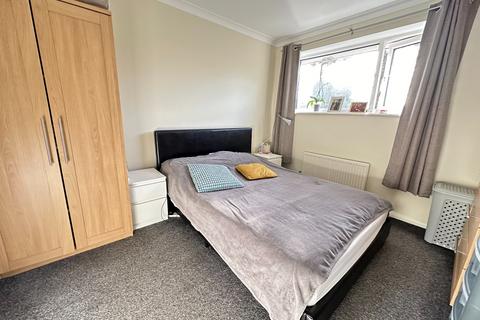 10 Fircroft Close, Woking, GU22 7LZ