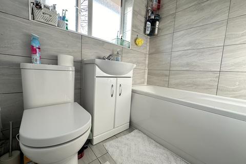 10 Fircroft Close, Woking, GU22 7LZ