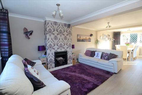 4 bedroom semi-detached house for sale, Barnfield Close