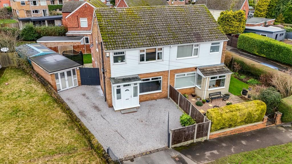 Quarry Lane, Sheffield S25 3 bed semidetached house for sale £240,000