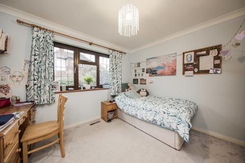7 Derby Close, Hildenborough, Tonbridge, TN11 9JU
