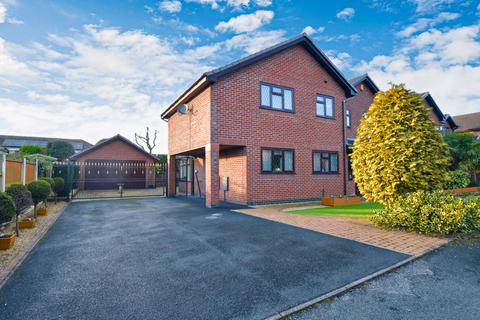 4 bedroom detached house for sale, Tennyson Close, Market Drayton