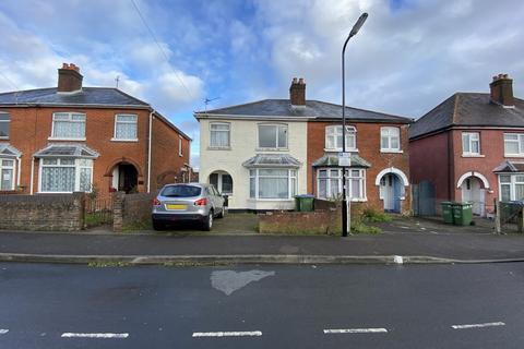 3 bedroom semi-detached house to rent, Lilac Road