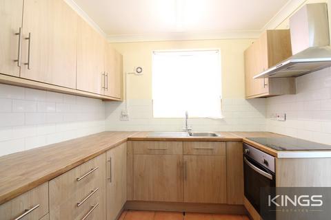 3 bedroom semi-detached house to rent, Lilac Road