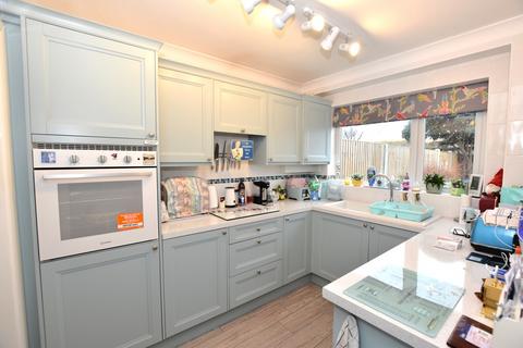 2 bedroom terraced house for sale, Eastchurch Road, Margate