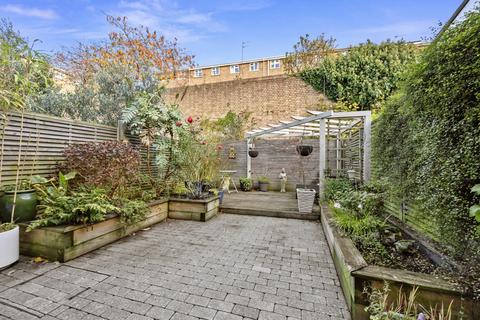 12 Barry Walk, Brighton, BN2 0HP
