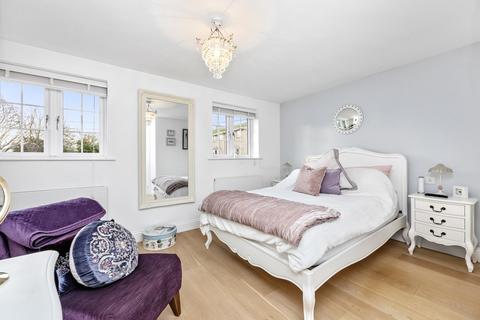 12 Barry Walk, Brighton, BN2 0HP
